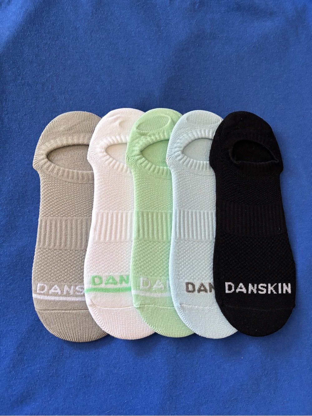 DANSKIN WOMENS SOCKS (5) PAIRS